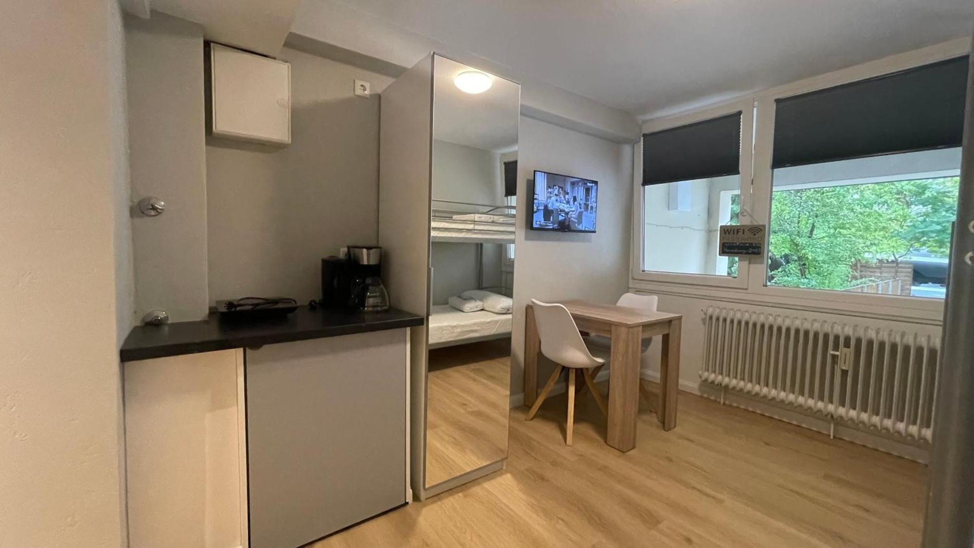 Suesses Kleines Und Zentrales Apartment Fuer Zwei Personen Mitten In Hamburg-Harburg Exteriör bild